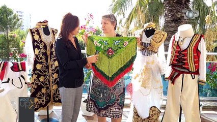 Wake Up/ Njihuni me gruan me duart e arta