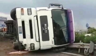 Catania - Tir si ribalta in Tangenziale (03.10.19)