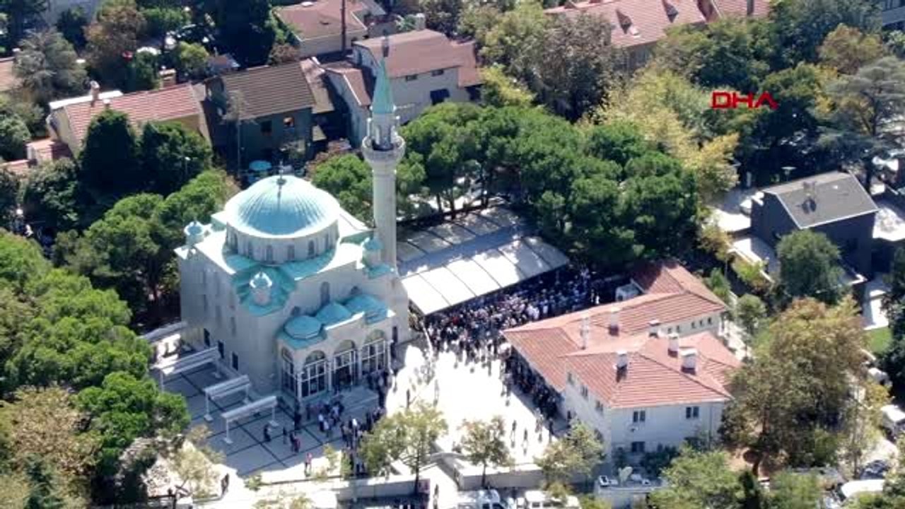Tarık ünlüoğlu için düzenlenen cenaze töreni havadan görüntülendi)