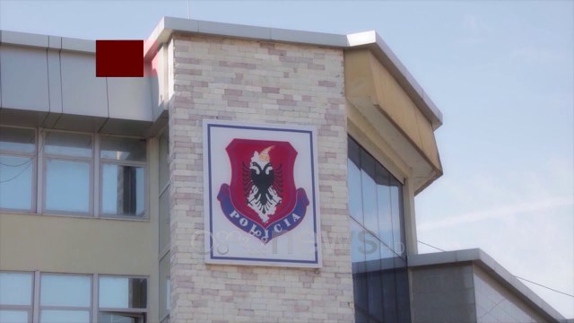 Ora News - Tender fiktiv në spitalin e Tepelenës dhe Memaliajt, arrestohen 4 ish-zyrtarë