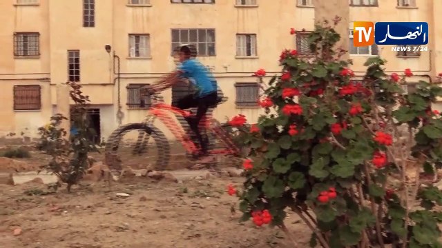 برج بوعريريج/ عابدين.. شاب يقوم بتهيئة ساحة عمومية بإمكانياته الخاصة