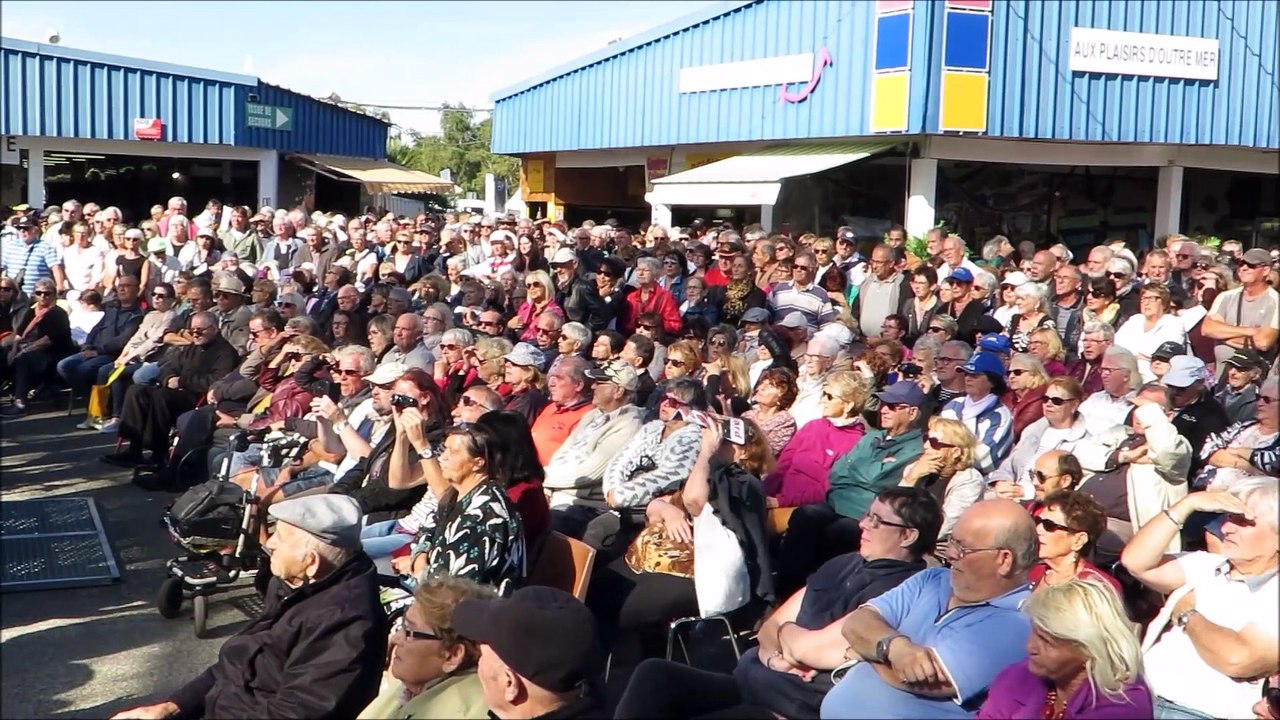 Romans-sur-Isère : Philippe Lavil chante à la foire du Dauphiné
