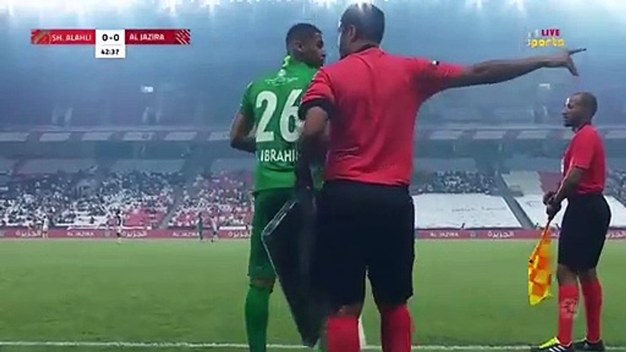 +18   شاهد لحظة إصابة #كينو ومغادرته الملعب الجزيرة_شباب_الأهلى