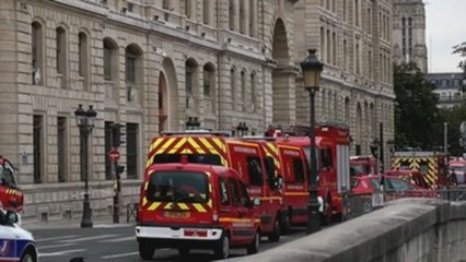 Un funcionario de la policía mata a cuchilladas a cuatro compañeros en París