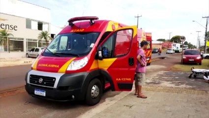 Motociclista fica ferido após bater com ônibus na Avenida Piquiri