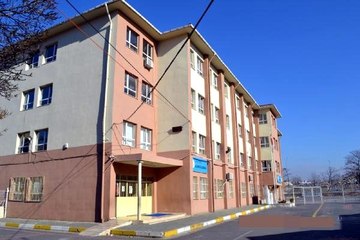 Son dakika: İstanbul Avcılar'da binaları riskli bulunan 2 okul yarın tatil edildi