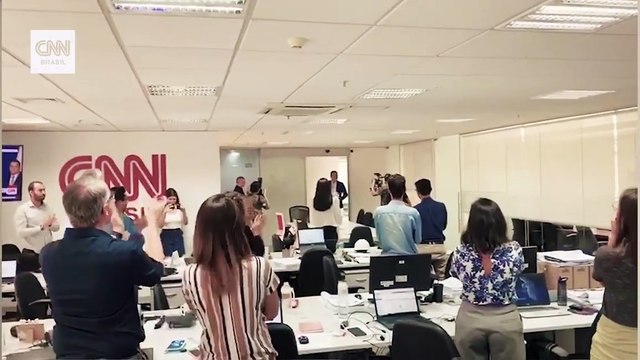 Reinaldo Gottino é recebido pelos colegas da CNN Brasil