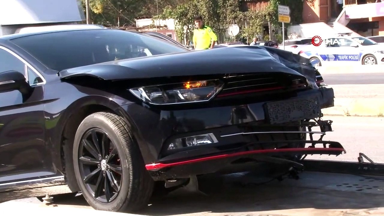 Otomobilin metrelerce sürüklediği motosikletli genç hayatını kaybetti