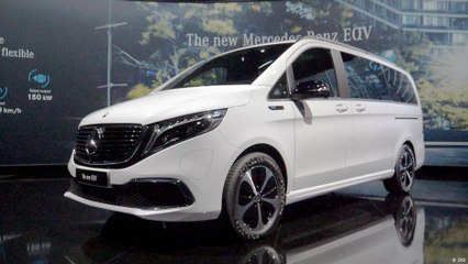 مثير للاهتمام: العرض الأول لمرسيدس إي كيو في