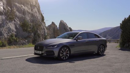 New Jaguar XE Design in Eiger grey in Southern France