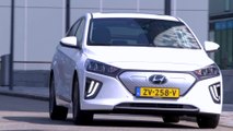 The new Hyundai IONIQ Electric Driving in the city