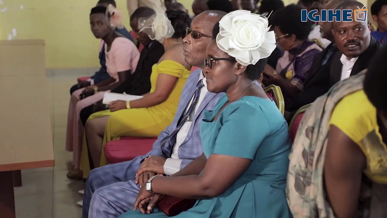 Umuvugabutumwa Gakumba ufite ubumuga bwo kutabona yasezeranye n’umukunzi we mu mategeko