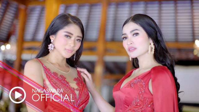 Duo Anggrek - Pemberi Harapan Palsu (Official Music Video NAGASWARA) #music Artist : Duo Anggrek