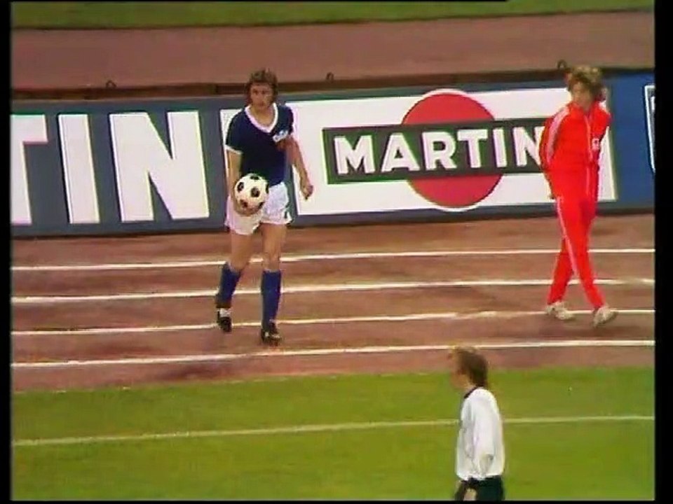 RFA vs Pays-Bas, finale de la coupe du monde 1974. Où est le ⚽ que tout le monde convoite ? 🤣 🥅 Fernando