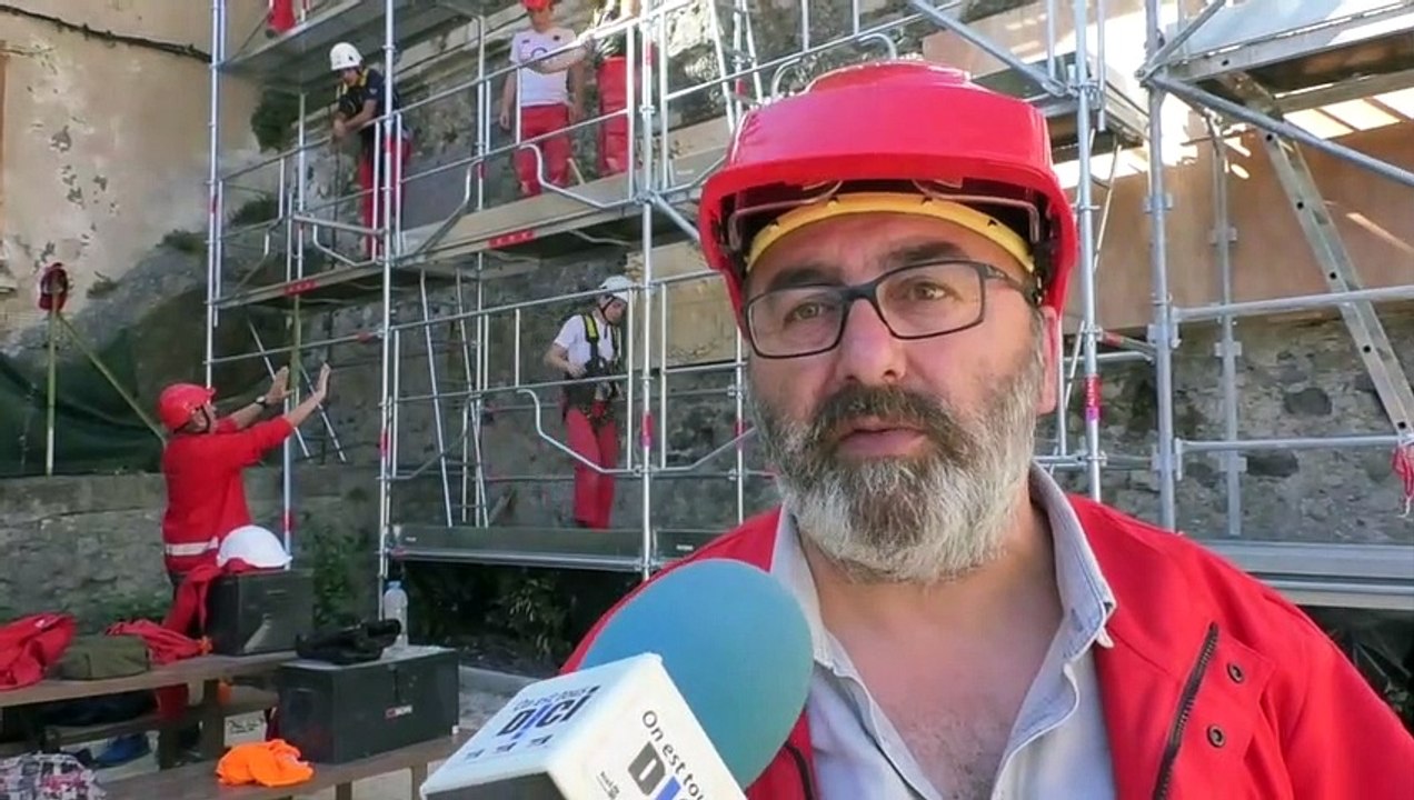 Digne-les-Bains _ Les lycéens mettent la main à la pâte sur le chantier citoyen de la place de la juiverie