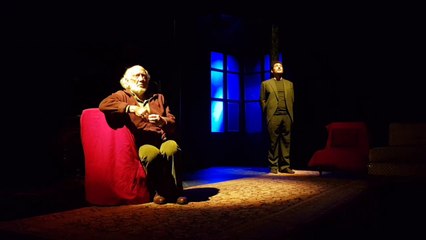 Théâtre : un drôle de « visiteur »  au Poche-Ruelle