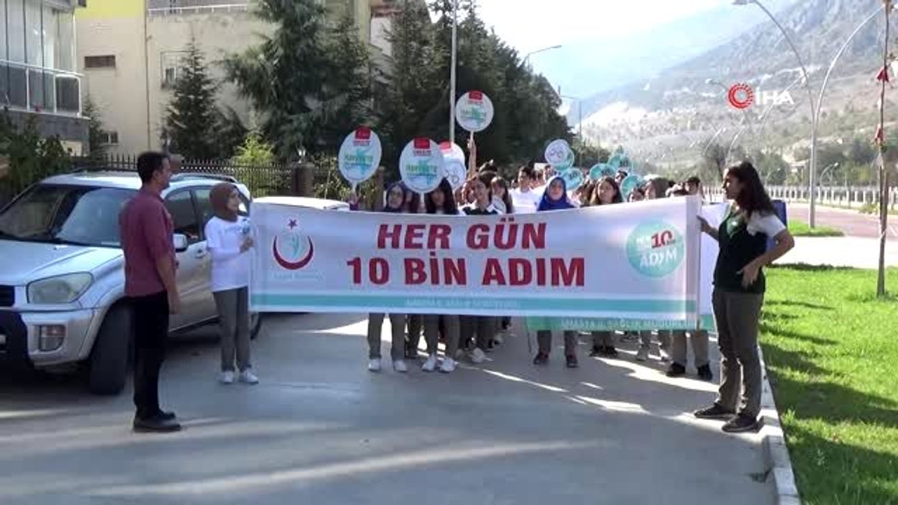 Obeziteye karşı yürüdüler, ip çekip çuval yarışı yaptılar