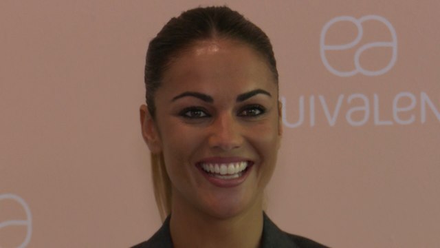 Lara Álvarez sonríe cuando le preguntan por Andrés Velencoso