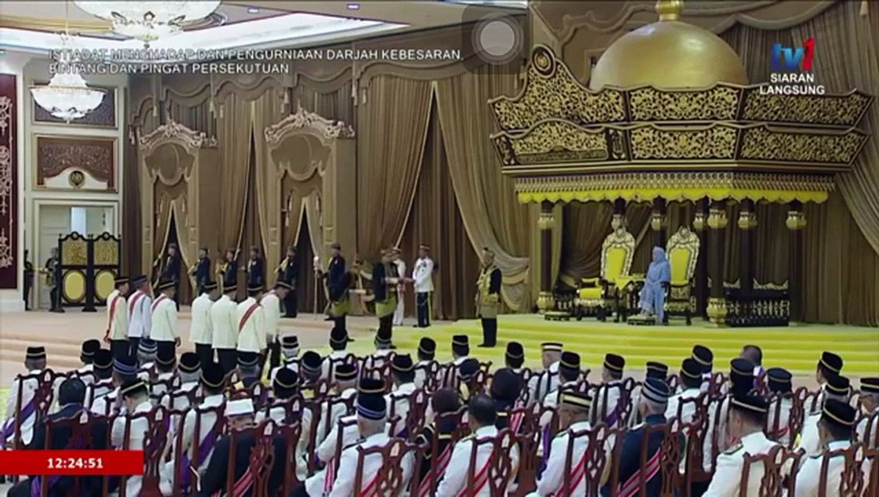 ملك ماليزيا الجديد يكرم الداتو ليم سيو جين مؤسس شركة DXN الماليزية العالمية أعلى الأوسمة لخدمة الوطن