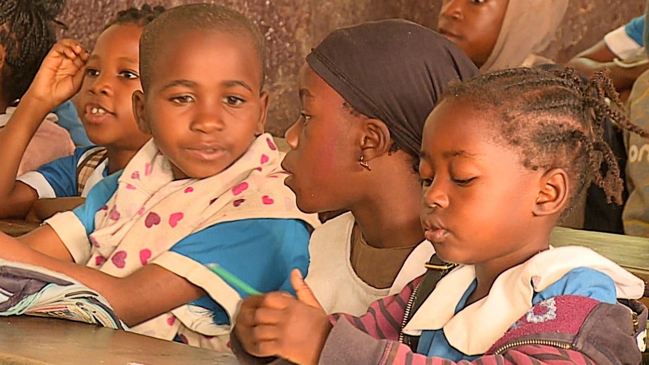 Cameroon's language dispute keeps schools shut