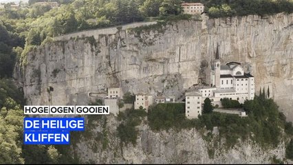 Bezoek het heilige toevluchtsoord boven op een rots
