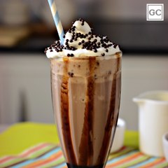 Milk-shake de chocolate crocante  | Receitas Guia da Cozinha