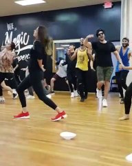 Mehwish Hayat spotted rehearsing for her performance at #7humawards 2019