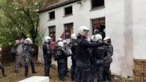 Occupation d'un bâtiment de l'UCLouvain: les squatteurs évacués de force par la police