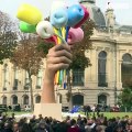 Après trois ans de polémiques, la nouvelle oeuvre de Jeff Koons inaugurée à Paris