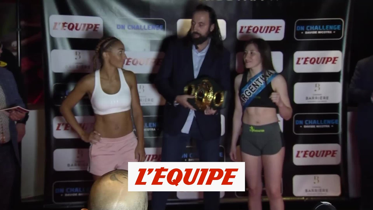 La pesée d'Estelle Yoka Mossely - Boxe - Championnat du monde IBO