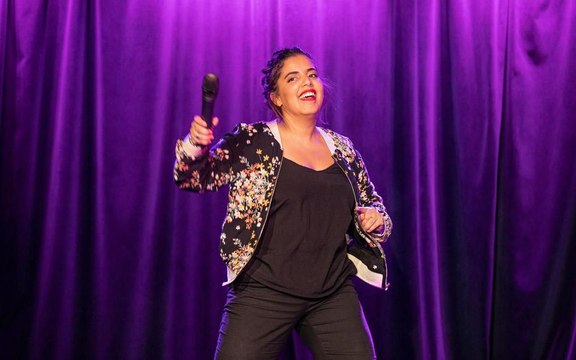 Inès Reg : « Les paillettes, c'est une image de kiff »