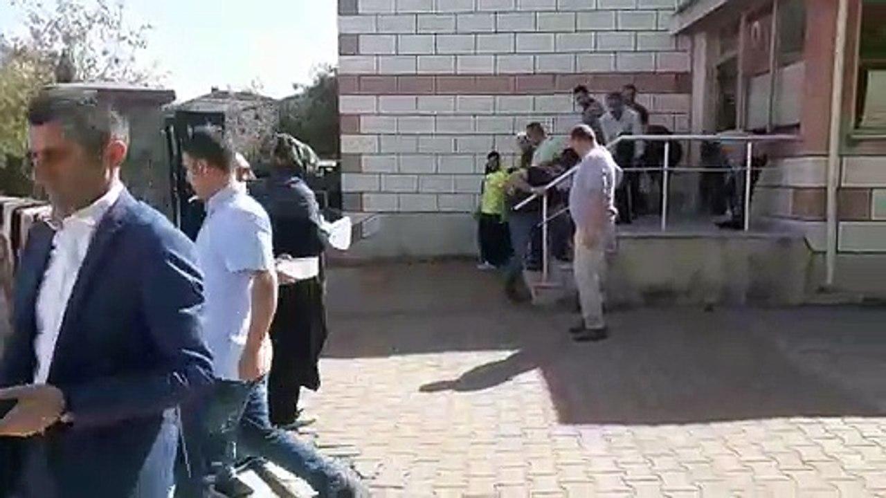 Süresiz nafaka mağduru Cenan Özcan:  Allah rızası için bizi bu zulümden kurtarın