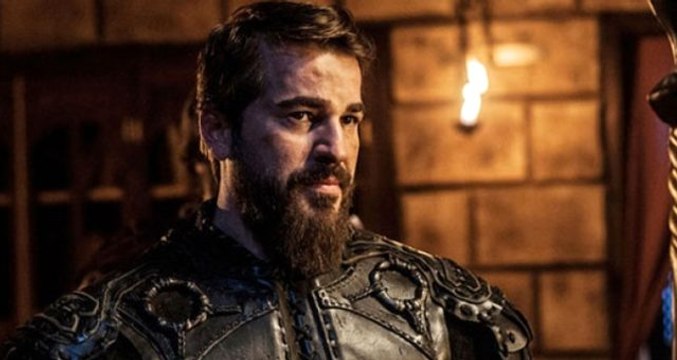 Engin Altan Düzyatan yeni imajıyla takipçilerini hayal kırıklığına uğrattı