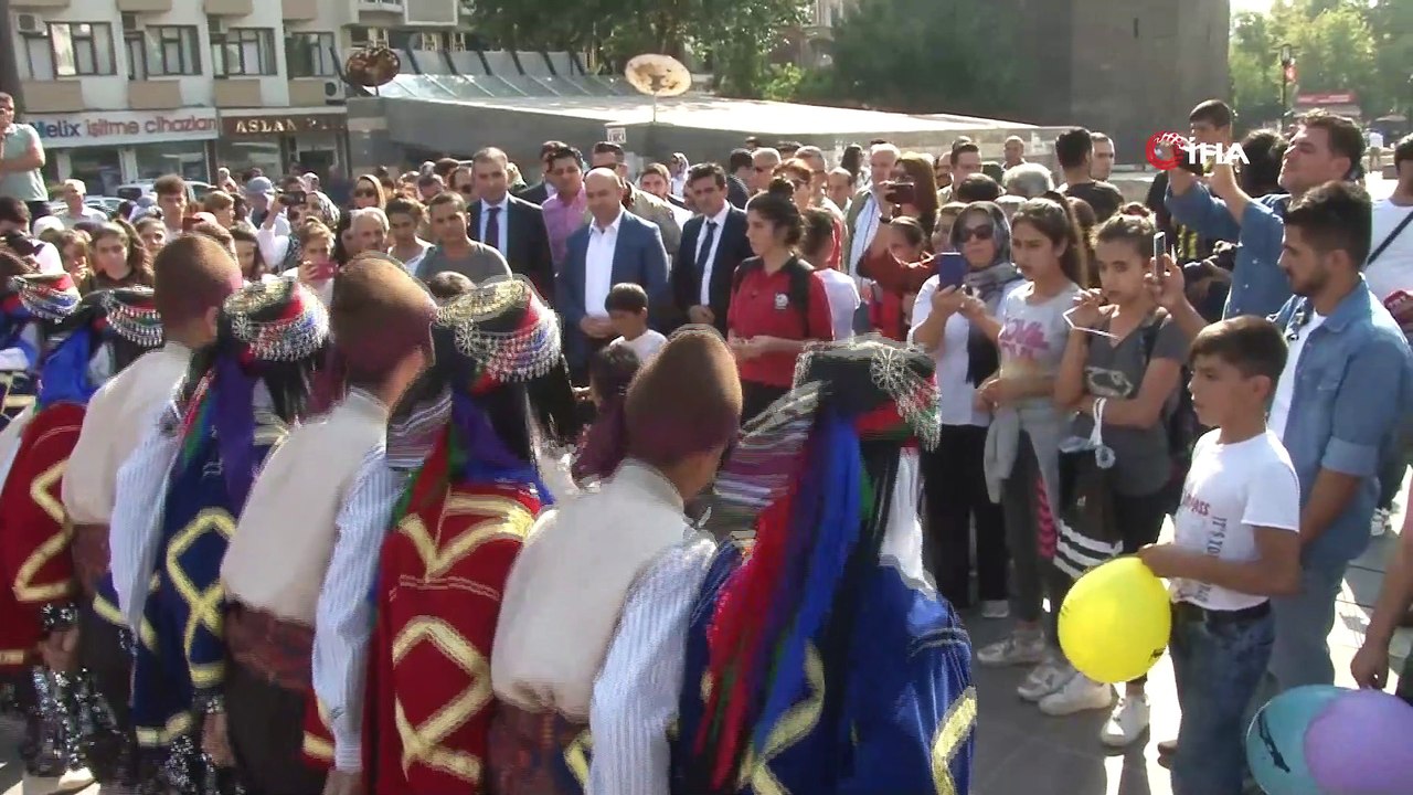 Sur Halk Eğitim Merkezi yeni eğitim öğretim yılıne festival havasında başladı