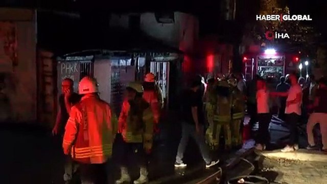Ataşehir'de boyacıda çıkan yangın çevre binalara sıçradı
