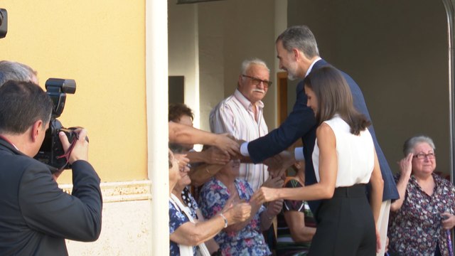 Los Reyes visitan la Vega Baja para conocer los efectos del temporal