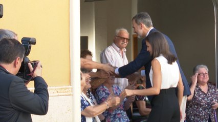 Los Reyes visitan la Vega Baja para conocer los efectos del temporal