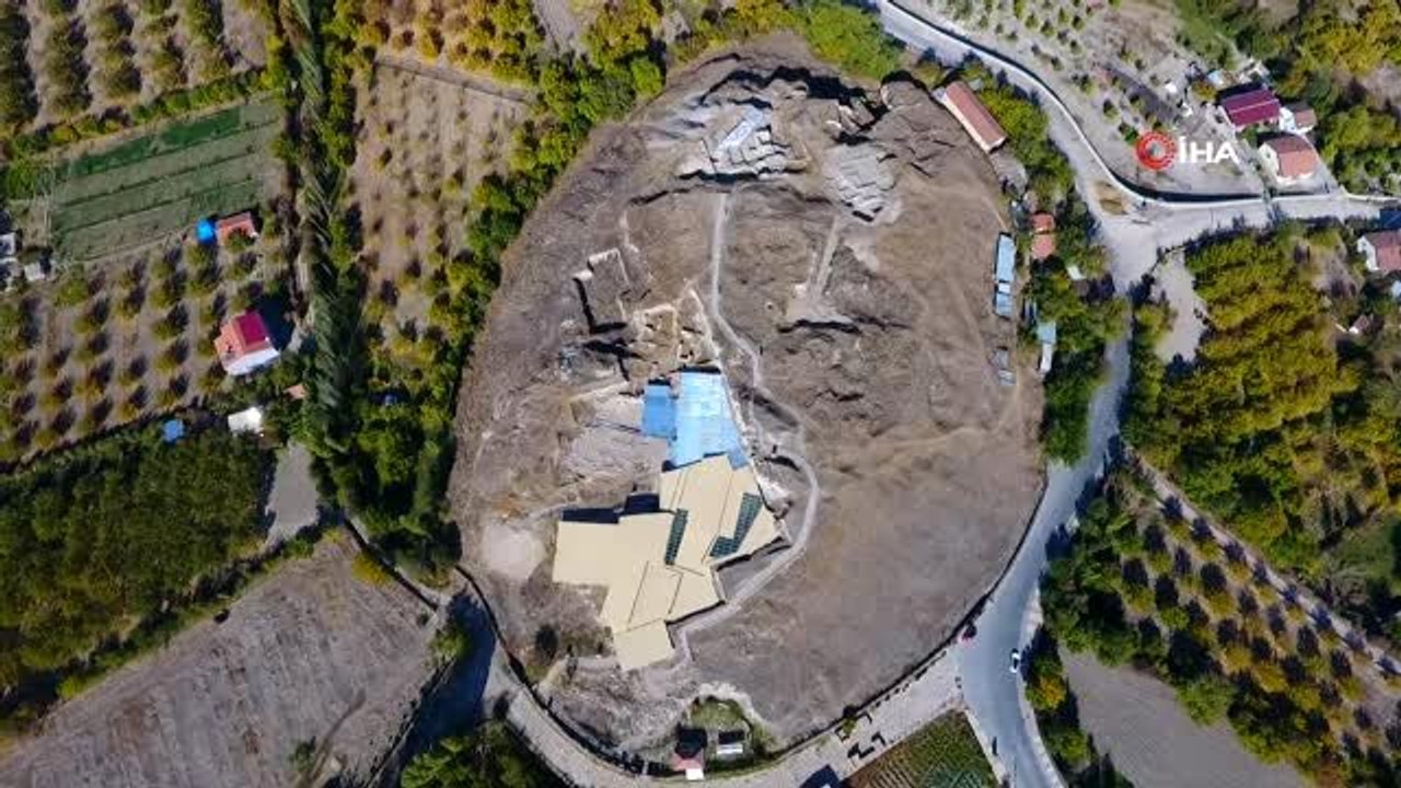 Arslantepe Höyüğü'nde 5 bin 700 yıllık çocuk iskeleti bulundu