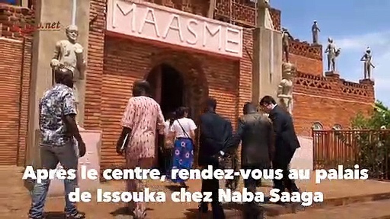 Diplomatie  L’Ambassadeur américain à l’université Norbert Zongo et chez le chef d’Issouka