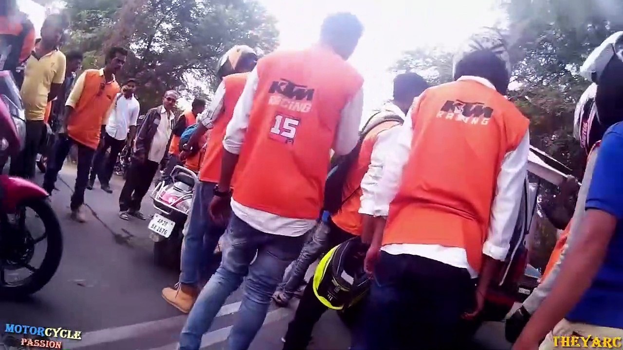 MOTORCYCLE CRASHES COMPILATION -  -Ep#01- 00_00_07.30-