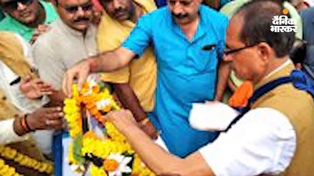 शिवराज सिंह चौहान के सीधे हाथ में है फ्रेक्चर, वायरल फोटो में नौटंकी होने का दावा गलत