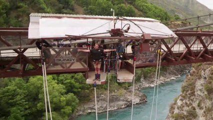 Sensasi Melompat dari Jembatan Tertinggi di Dunia