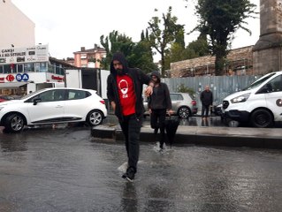 Gece boyunca etkili olan sağanak yağmur sabah da devam etti