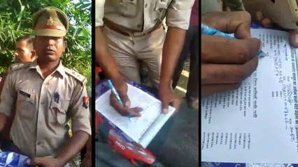 दरोगा के पास नहीं थे हेलमेट और कागज, गांववालों ने पकड़ा तो काटना पड़ा खुद का चालान