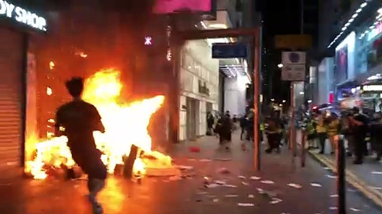 Hongkongs Regierungschefin verurteilt Gewalt durch Demonstranten