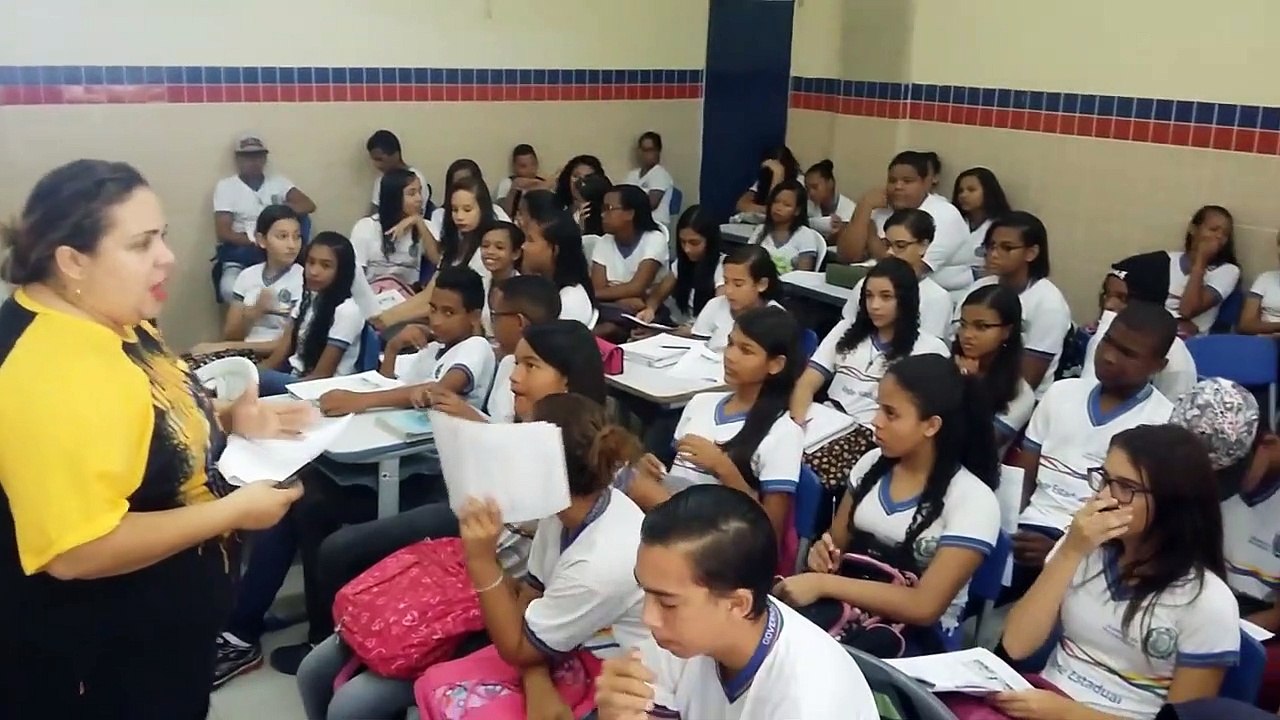 FERNANDA SUPER AULÃO COM AS TURMAS DO 9 A, B e C 10-04-2017 (OSMILTON) NA ESCOLA SENADOR ANTÔNIO FARIAS