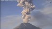 Espectacular erupción del volcán Popocatepetl, en México