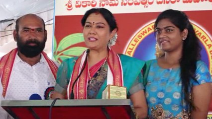 Hema Visits Durga Temple With Her Daughter || బెజవాడ దుర్గమ్మను దర్శించుకున్న హేమ