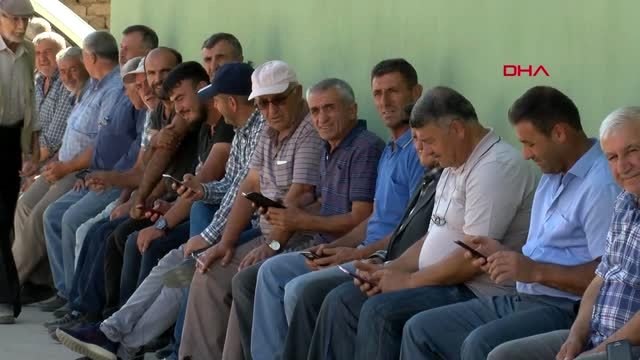 Kırşehir köylüler, cep telefonu ile konuşmak için dağa çıkıyor