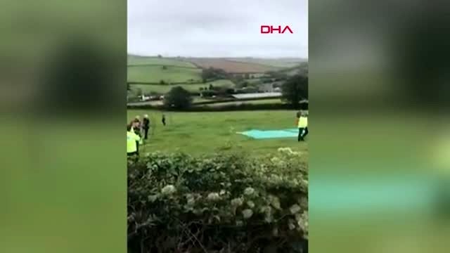 İngiltere'de çift katlı yolcu otobüsü yan yattı, çok sayıda yaralı var